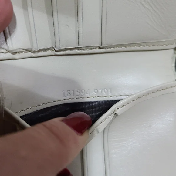 EUC Gucci Wallet - Picture 13 of 15